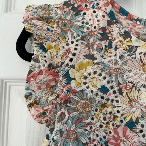 Solitaire Embroidered Flowered blouse - Picture 2 of 5